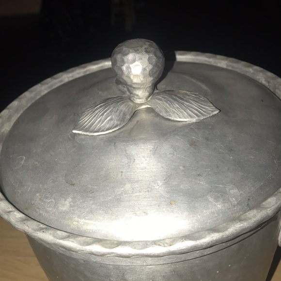 Hand Forged Everlast Metal pot with lid - Picture 2 of 14